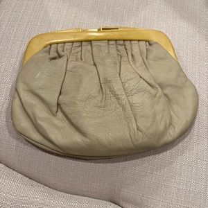 Women’s Made In Italy Reghi Purse Bakelite Clasp Small Clutch Tan Beige Leather
